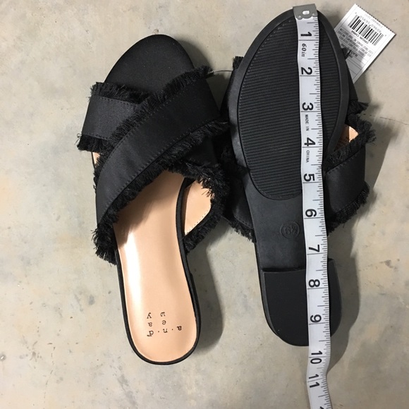 Women's Sephorie Satin Frayed Crossband Slide - Picture 7 of 7